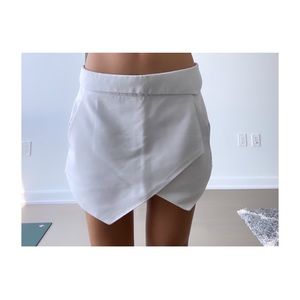 ZARA white asymmetric skort | size S